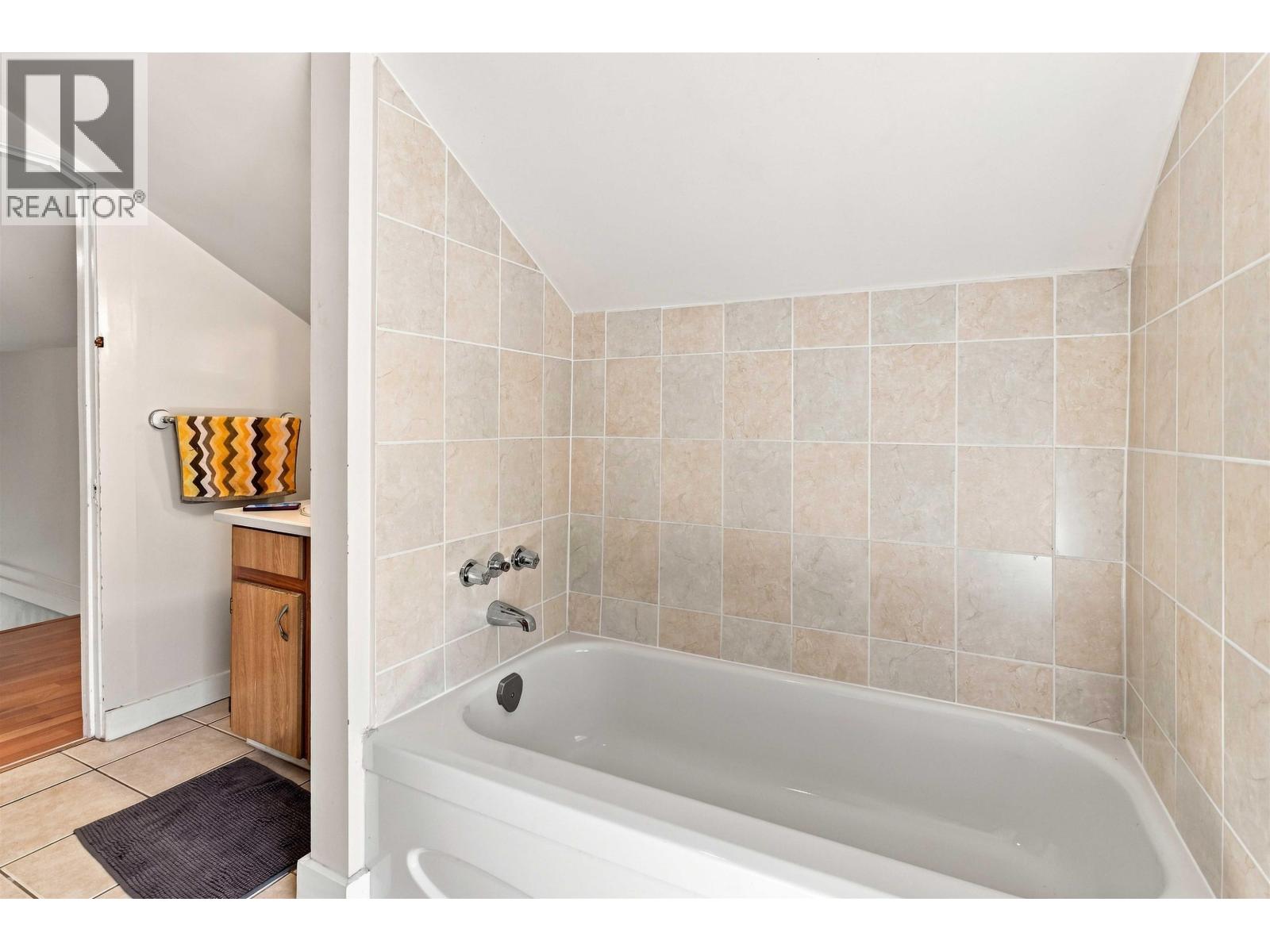2764 Dundas Street, Vancouver, British Columbia  V5K 1R2 - Photo 18 - R3162415