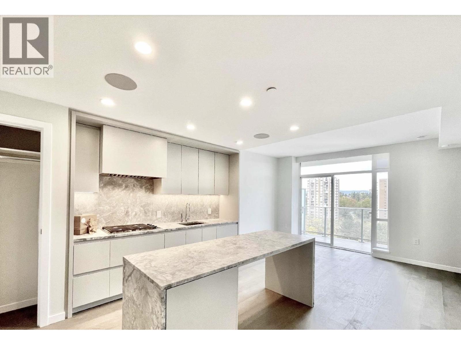 1402 7433 CAMBIE STREET, vancouver, British Columbia
