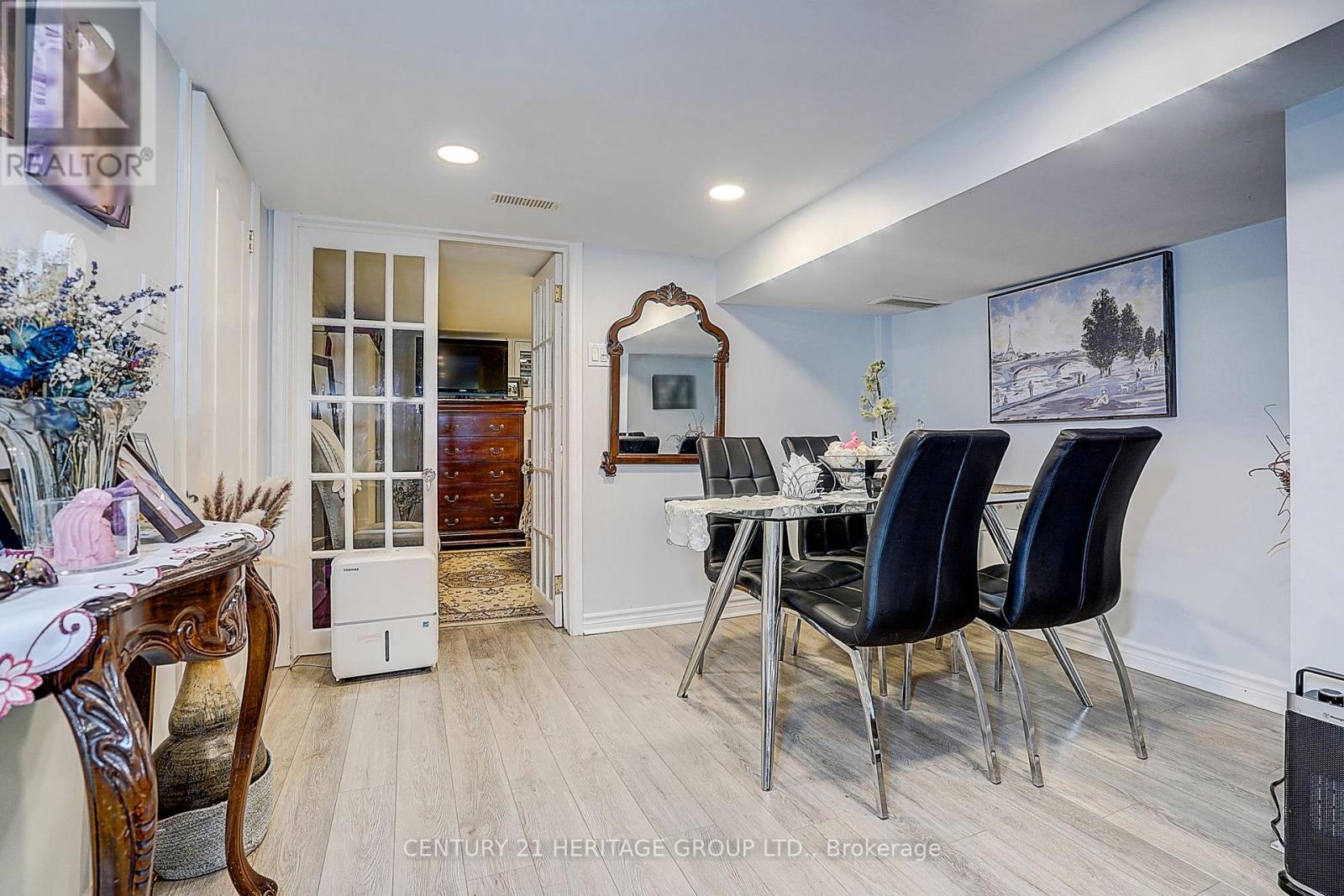 441 Rimilton Avenue, Toronto, Ontario  M8W 2G7 - Photo 33 - W13756130