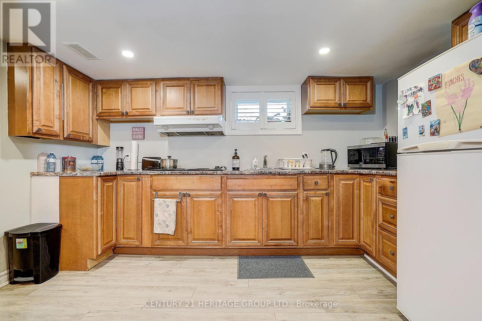441 Rimilton Avenue, Toronto, Ontario  M8W 2G7 - Photo 37 - W13756130