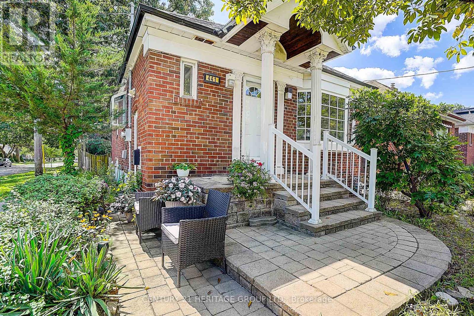 441 Rimilton Avenue, Toronto, Ontario  M8W 2G7 - Photo 5 - W13756130