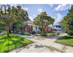 441 RIMILTON AVENUE, Toronto, Ontario