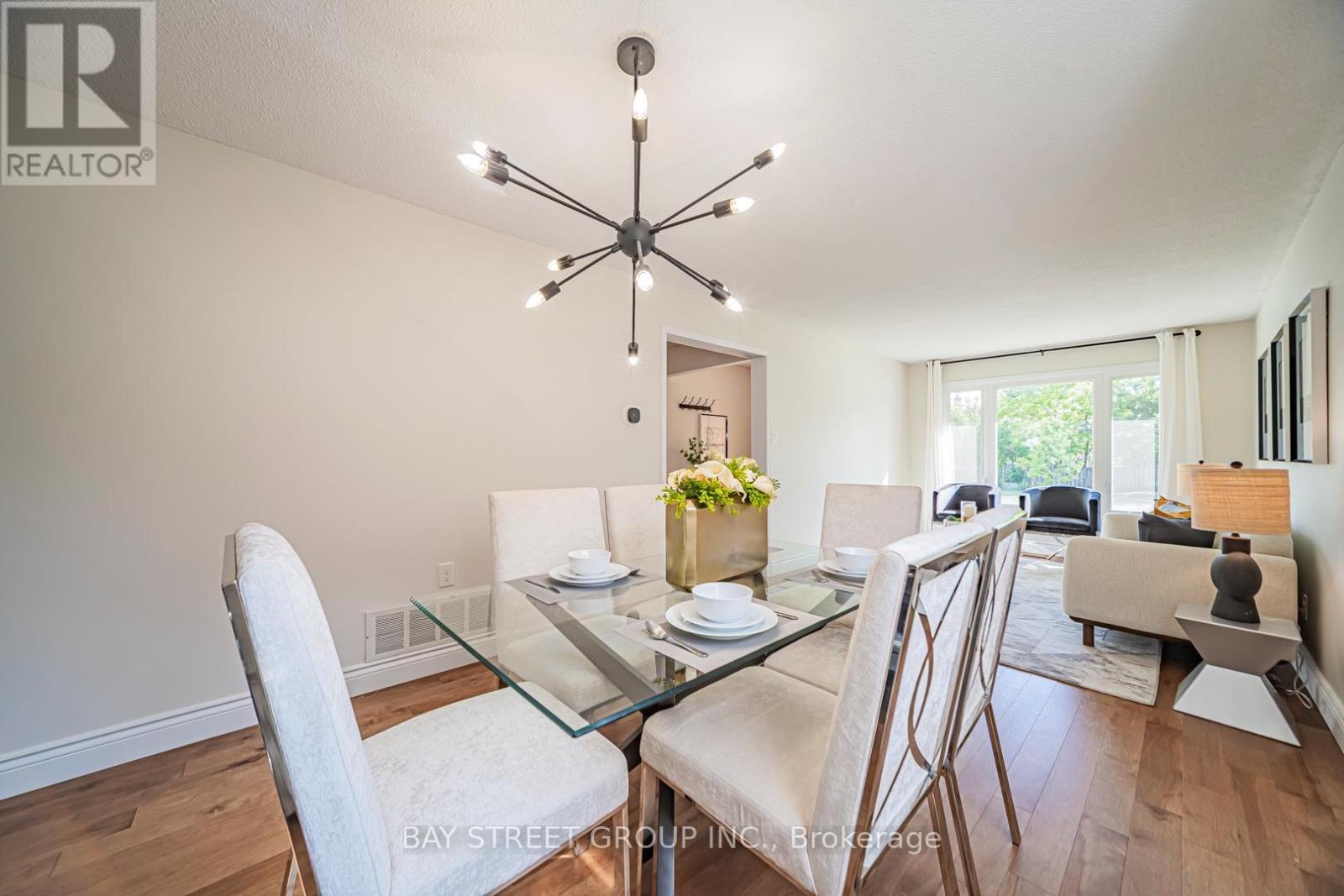 29 Roslo Court, Oakville (Cp College Park), Ontario  L6H 4S1 - Photo 10 - W13756234