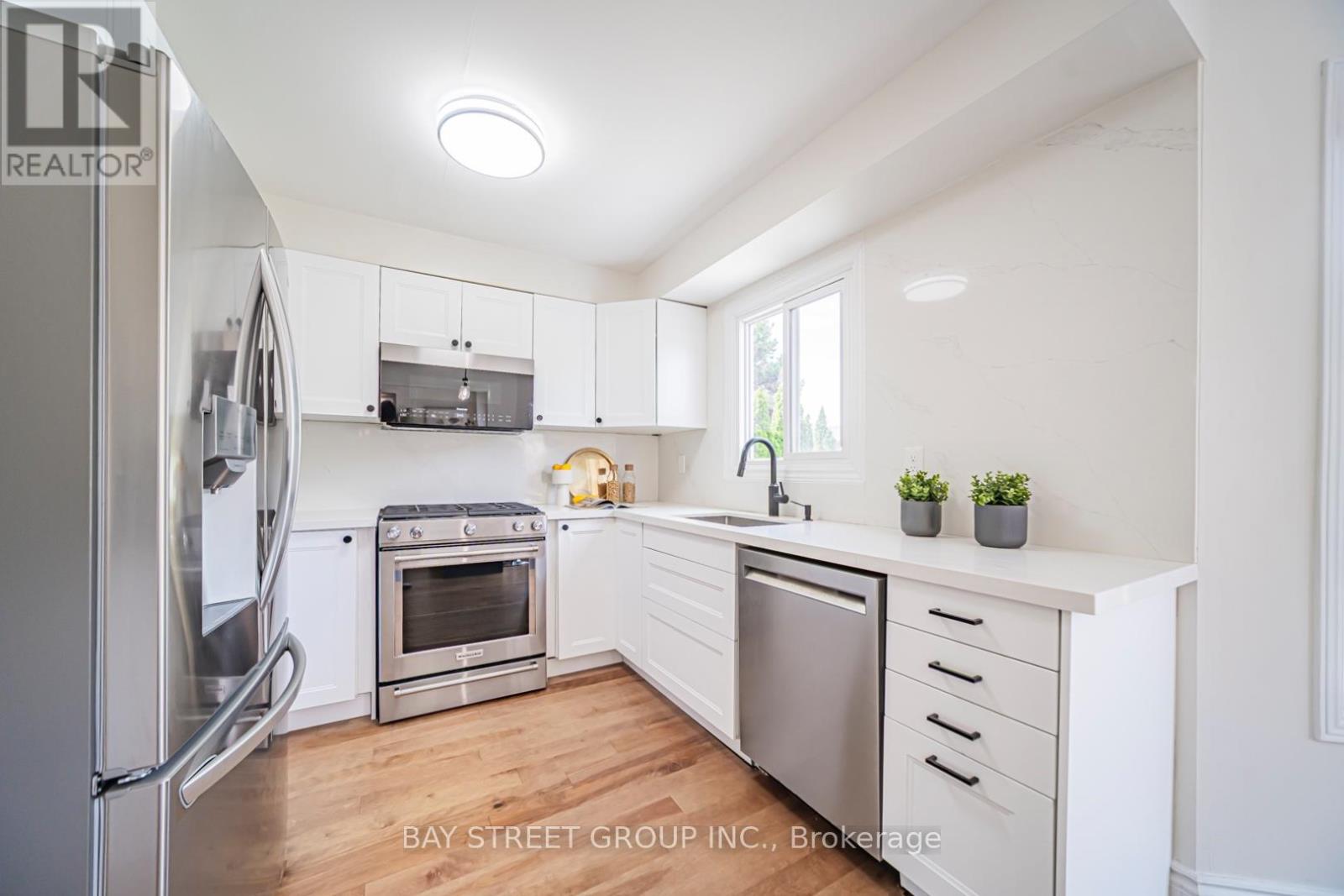 29 Roslo Court, Oakville (Cp College Park), Ontario  L6H 4S1 - Photo 11 - W13756234