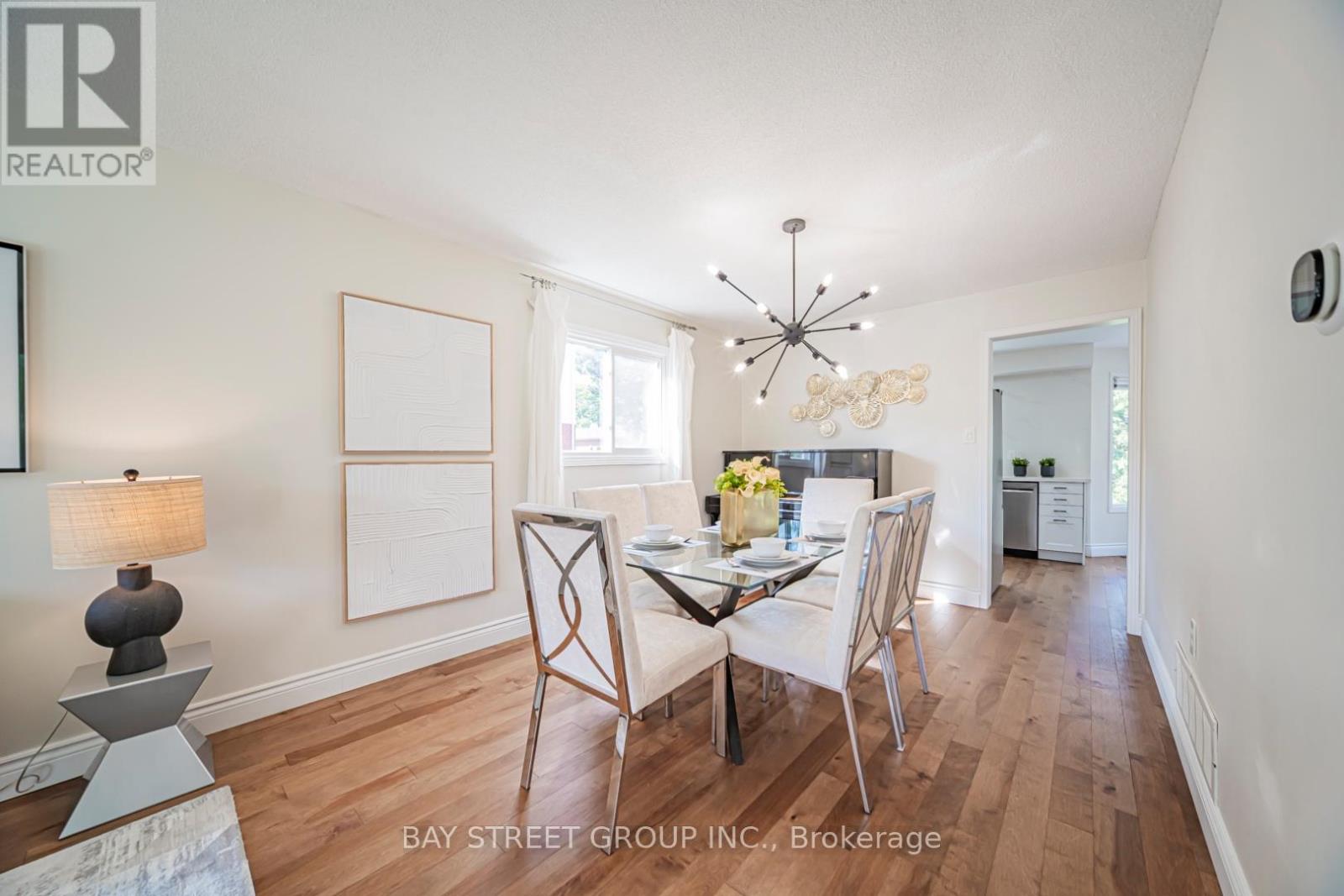 29 Roslo Court, Oakville (Cp College Park), Ontario  L6H 4S1 - Photo 8 - W13756234