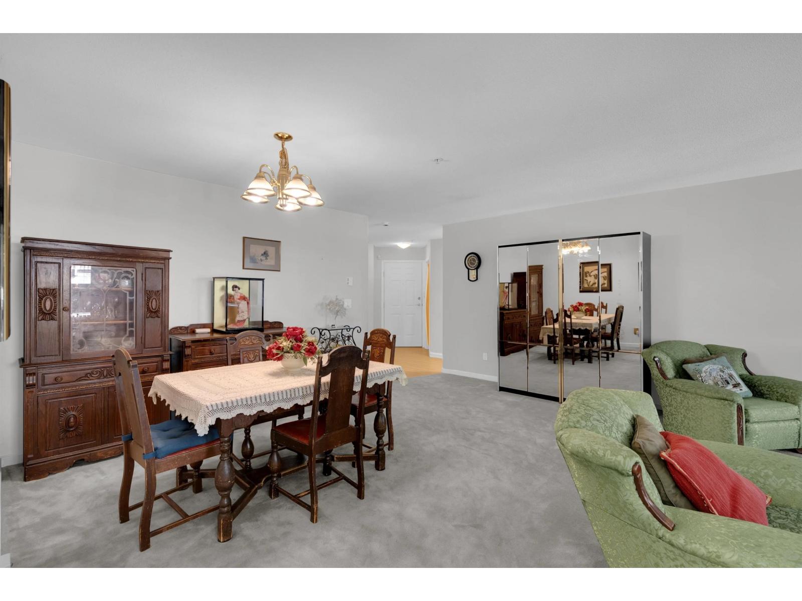 206 9668 148 Street, Surrey, British Columbia  V3R 0W2 - Photo 4 - R3161068