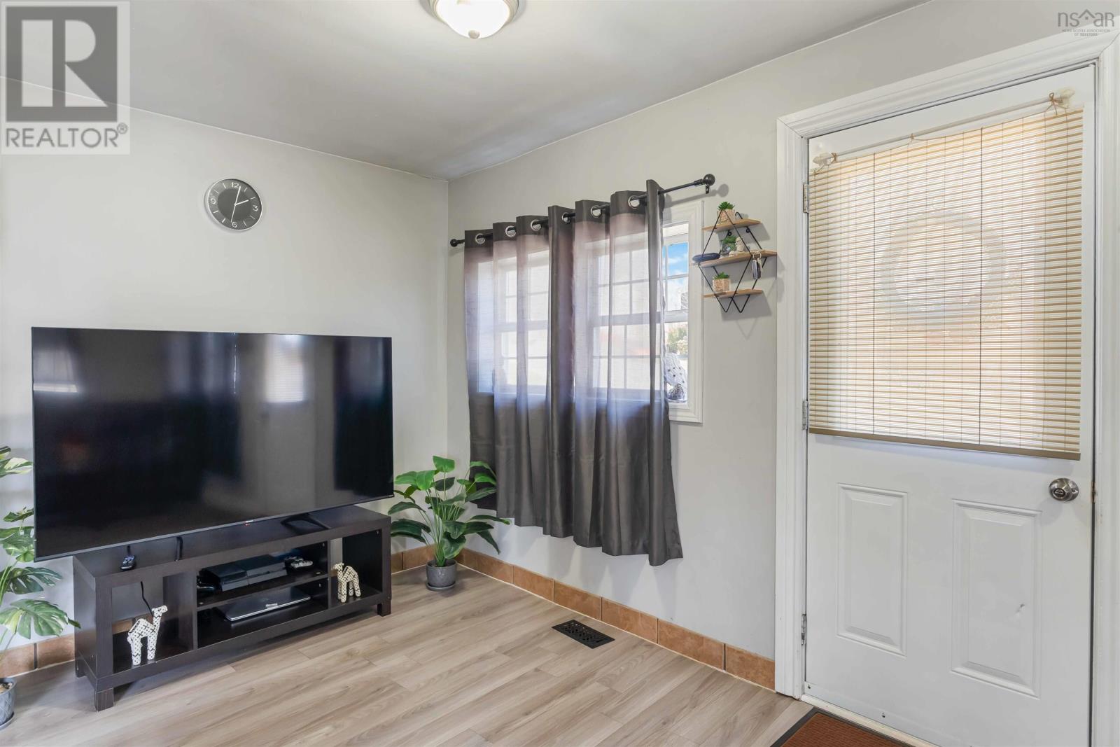 886 King Street, Windsor, Nova Scotia  B0N 2T0 - Photo 6 - 202622684