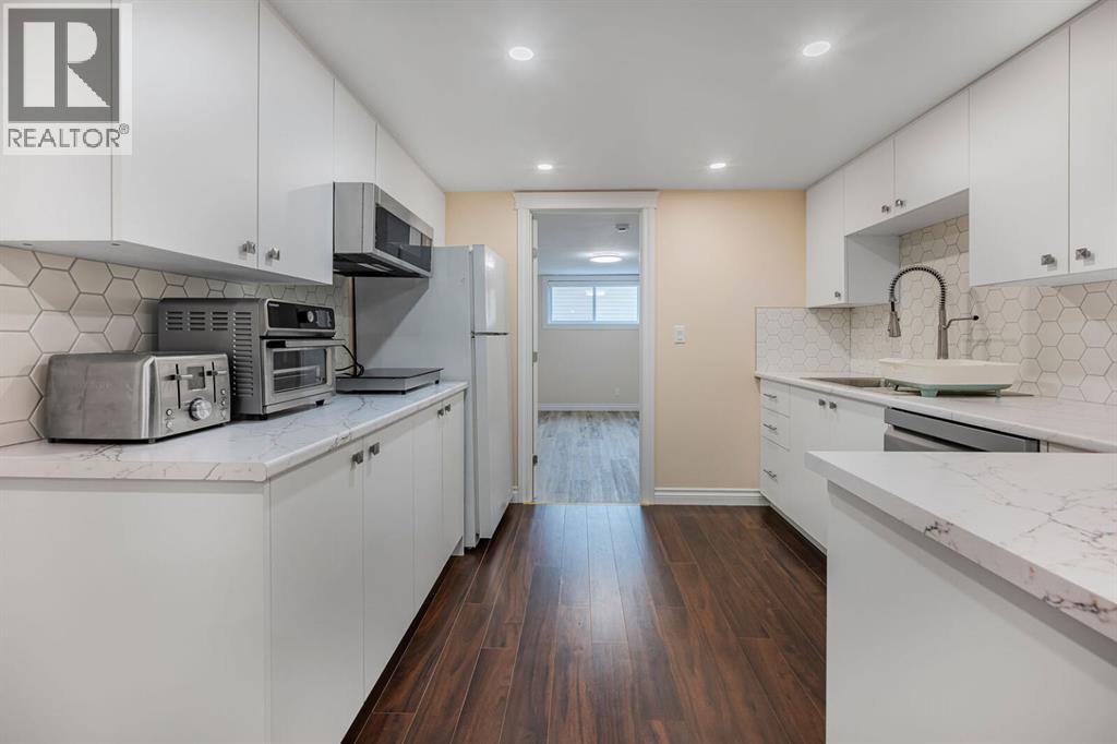 15 Hazelwood Crescent Sw, Calgary, Alberta  T2V 3C1 - Photo 32 - A2339712