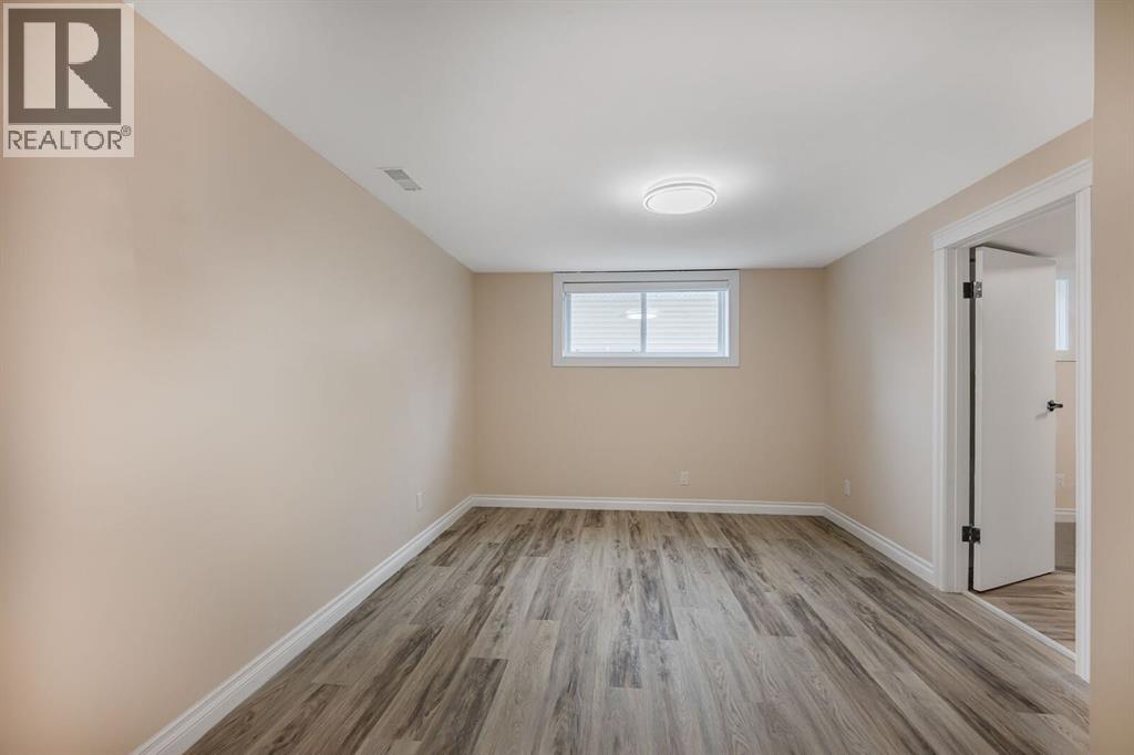 15 Hazelwood Crescent Sw, Calgary, Alberta  T2V 3C1 - Photo 34 - A2339712