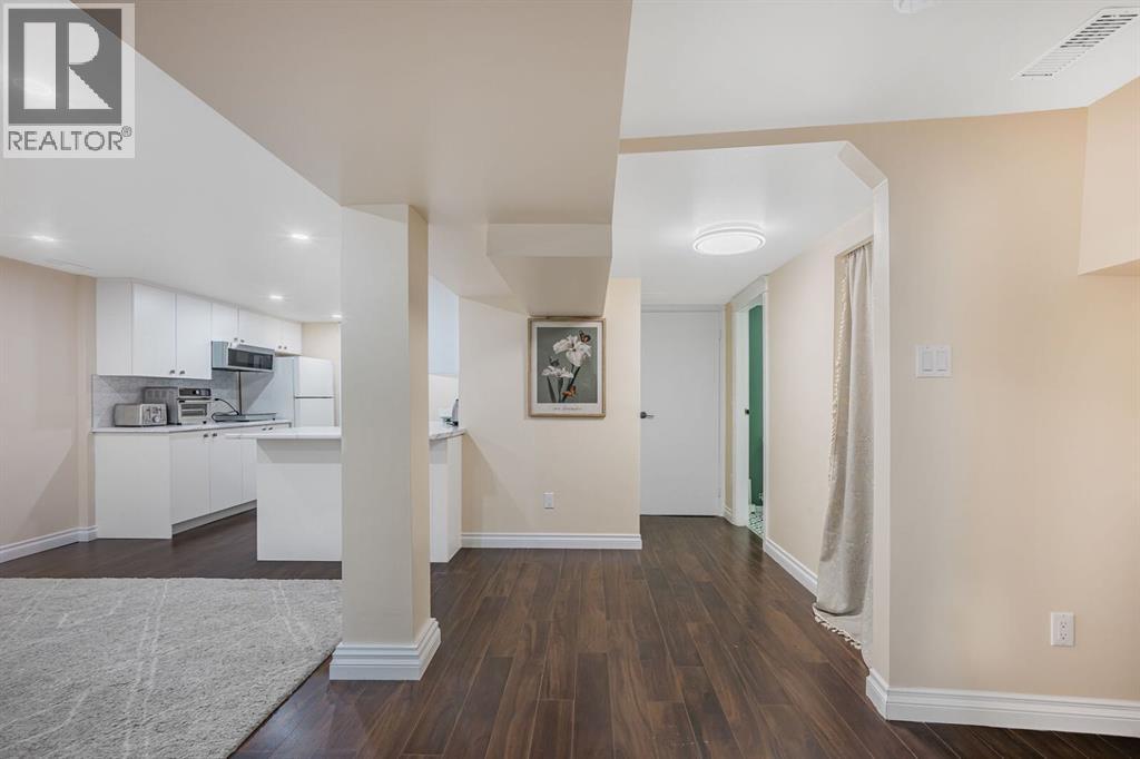 15 Hazelwood Crescent Sw, Calgary, Alberta  T2V 3C1 - Photo 30 - A2339712