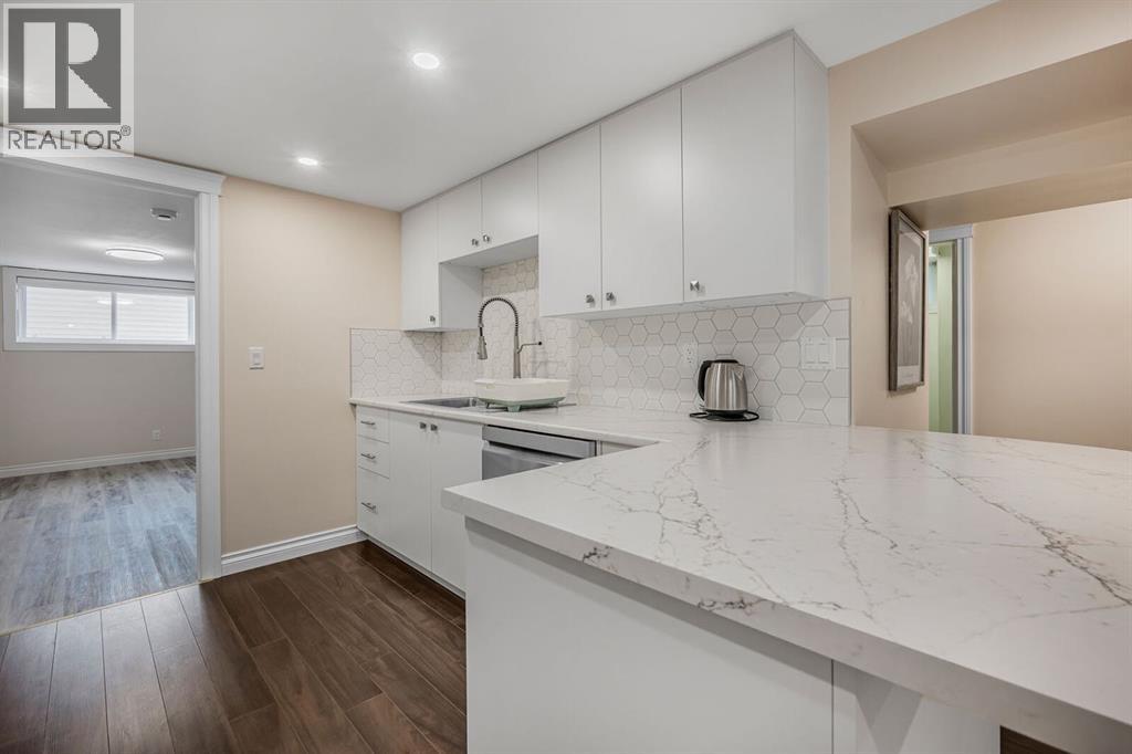15 Hazelwood Crescent Sw, Calgary, Alberta  T2V 3C1 - Photo 35 - A2339712