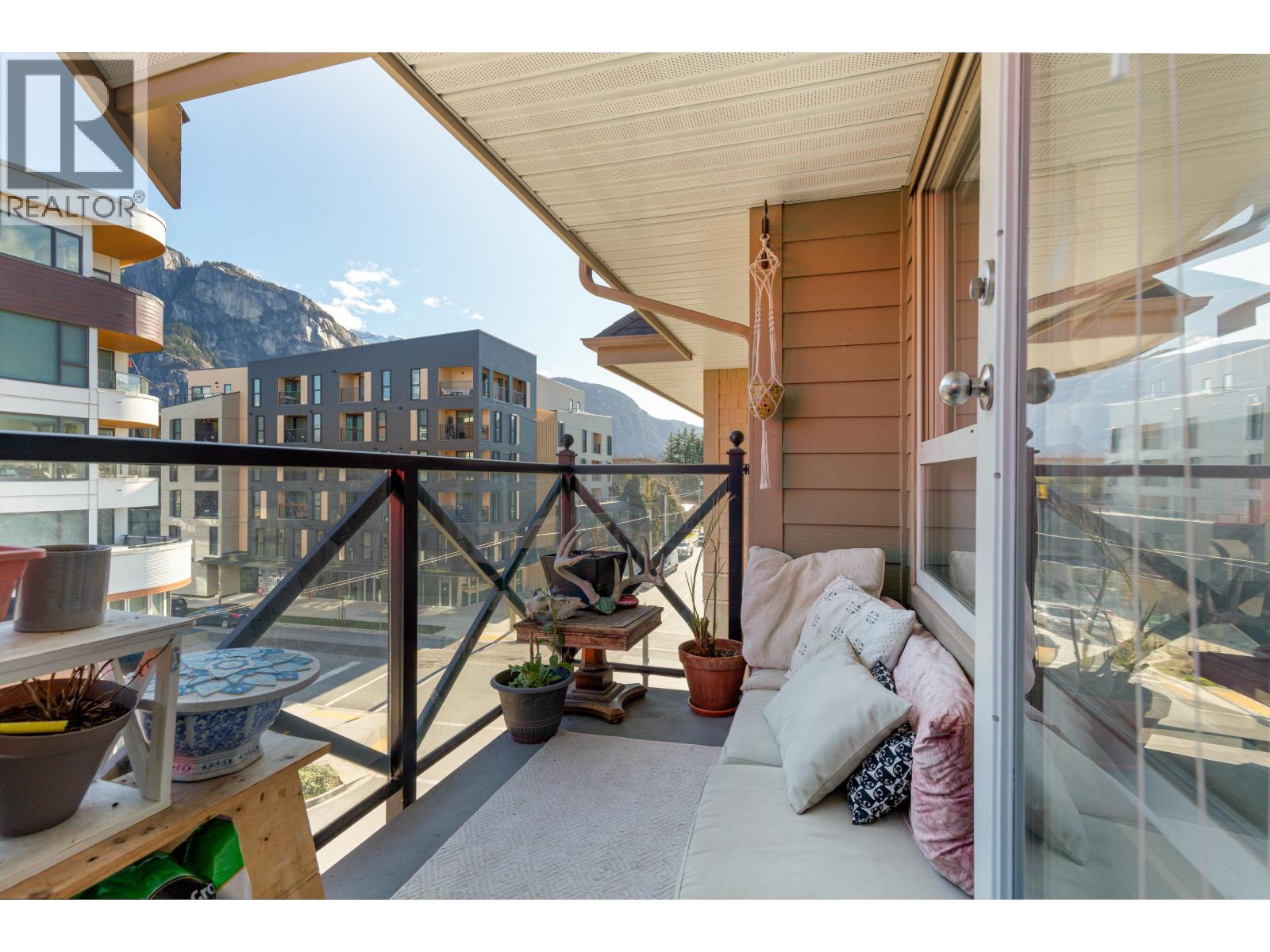 313 38003 Second Avenue, Squamish, British Columbia  V8B 0C4 - Photo 3 - R3161967