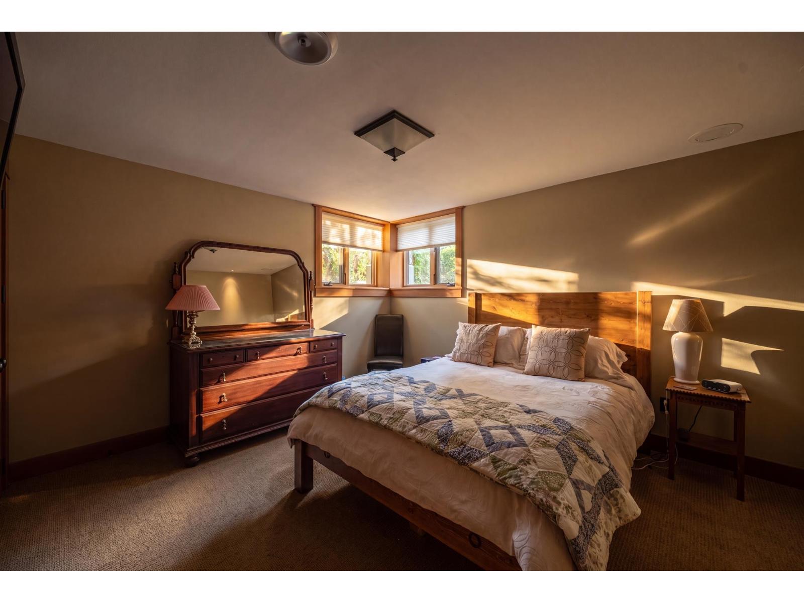 2650 Dogwood Drive, Surrey, British Columbia  V4A 3K5 - Photo 31 - R3161994