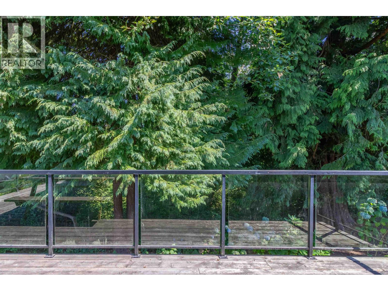 446 Northcliffe Crescent, Burnaby, British Columbia  V5A 1A1 - Photo 8 - R3162426