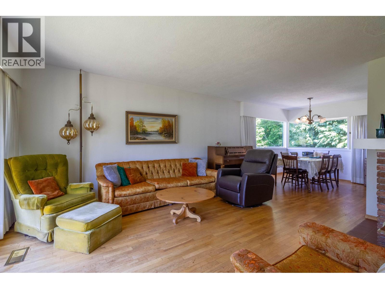446 Northcliffe Crescent, Burnaby, British Columbia  V5A 1A1 - Photo 10 - R3162426