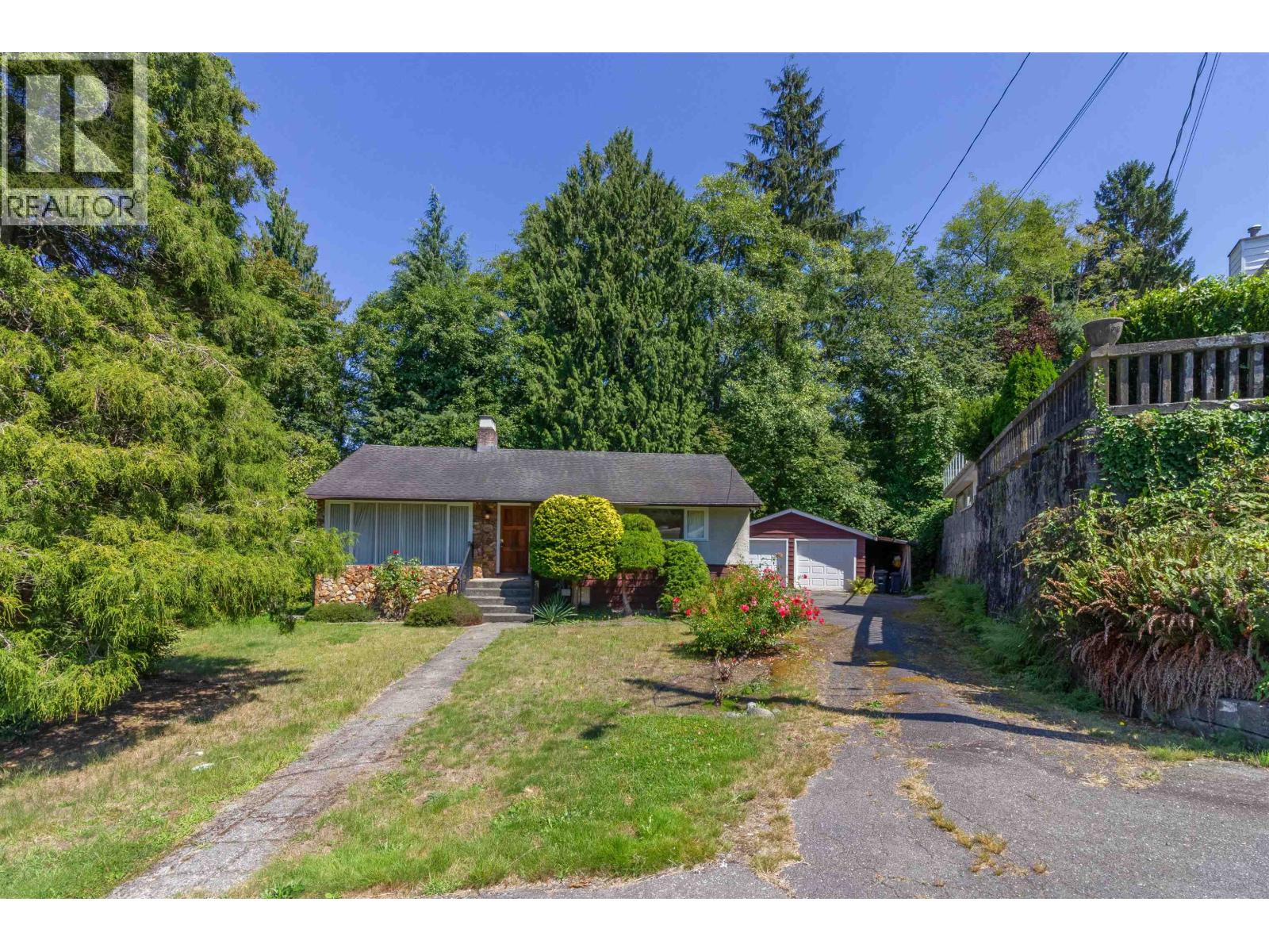 446 Northcliffe Crescent, Burnaby, British Columbia  V5A 1A1 - Photo 38 - R3162426