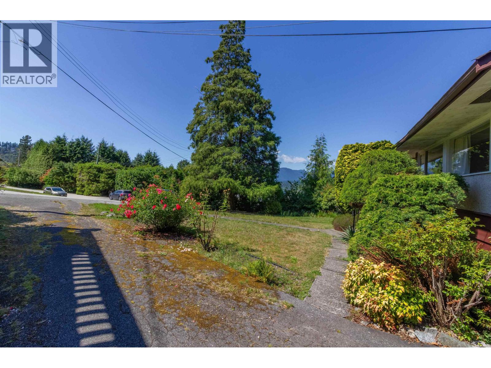 446 Northcliffe Crescent, Burnaby, British Columbia  V5A 1A1 - Photo 36 - R3162426