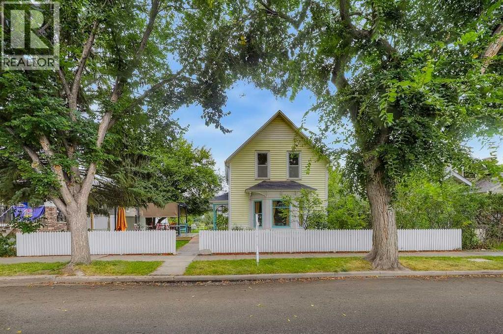 130 3 Avenue SE, High River, Alberta
