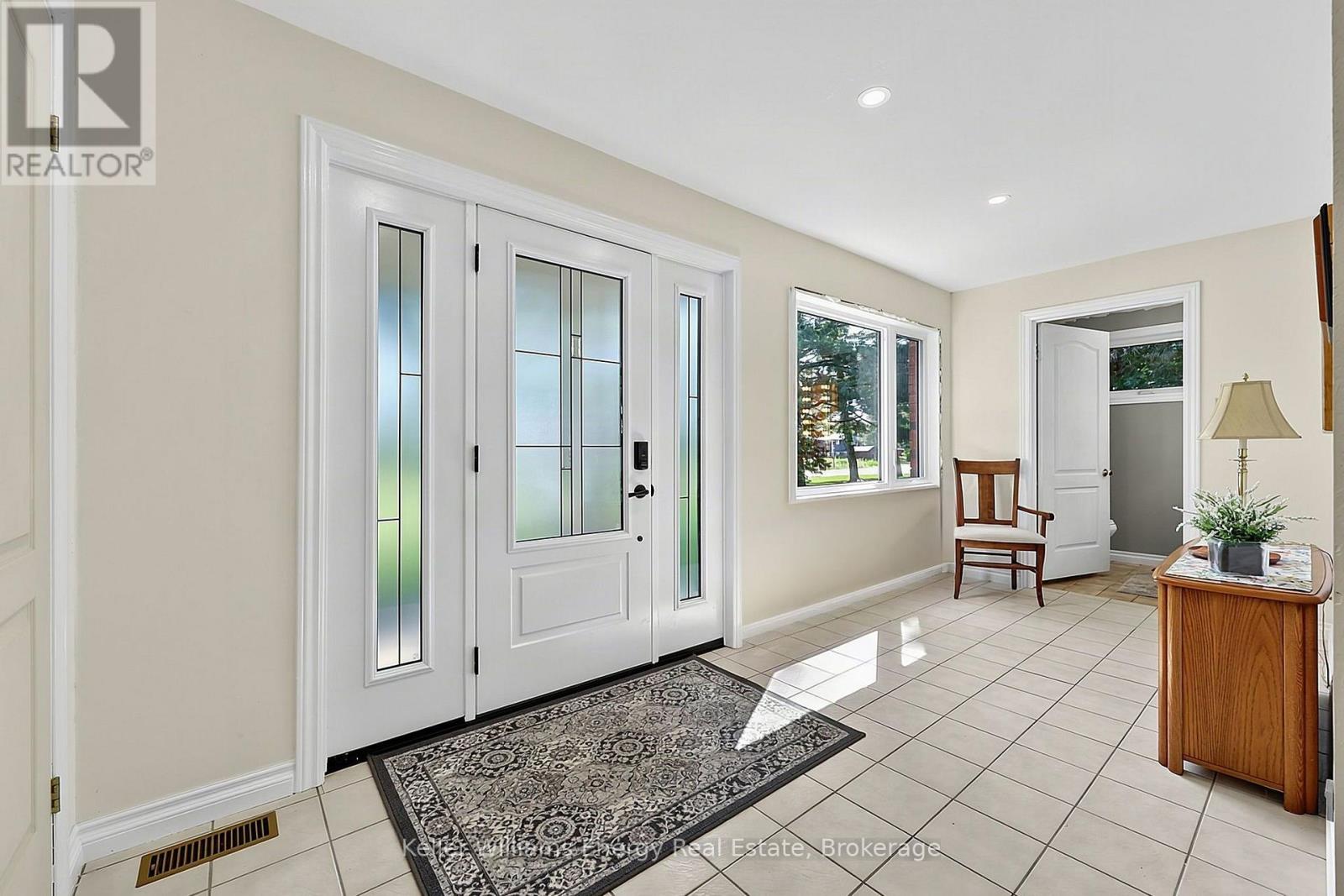 60 Bayside Avenue, Tay, Ontario  L0K 2A0 - Photo 6 - S13756342