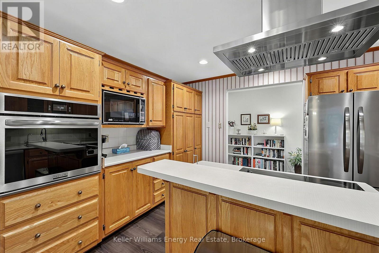 60 Bayside Avenue, Tay, Ontario  L0K 2A0 - Photo 8 - S13756342
