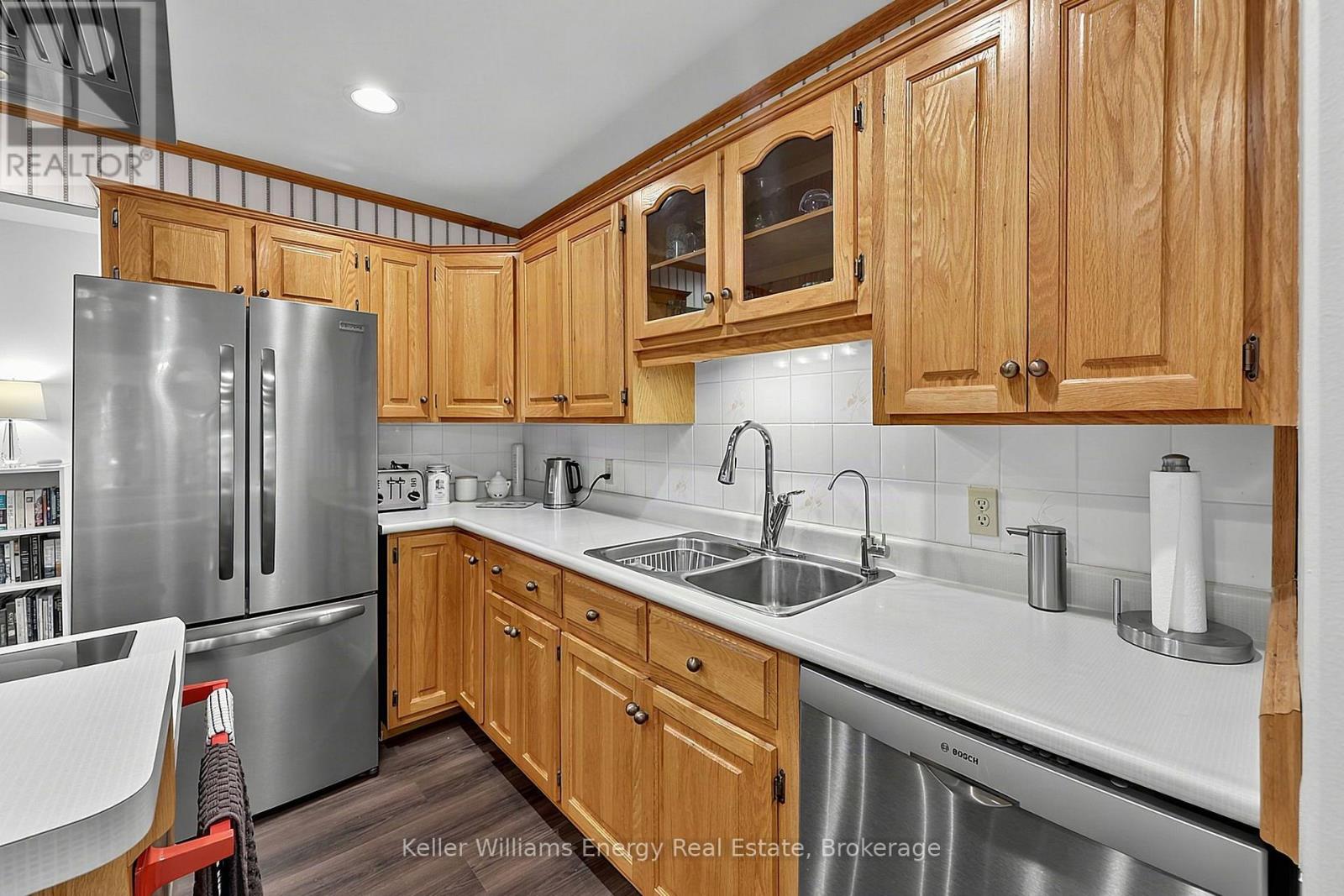 60 Bayside Avenue, Tay, Ontario  L0K 2A0 - Photo 9 - S13756342