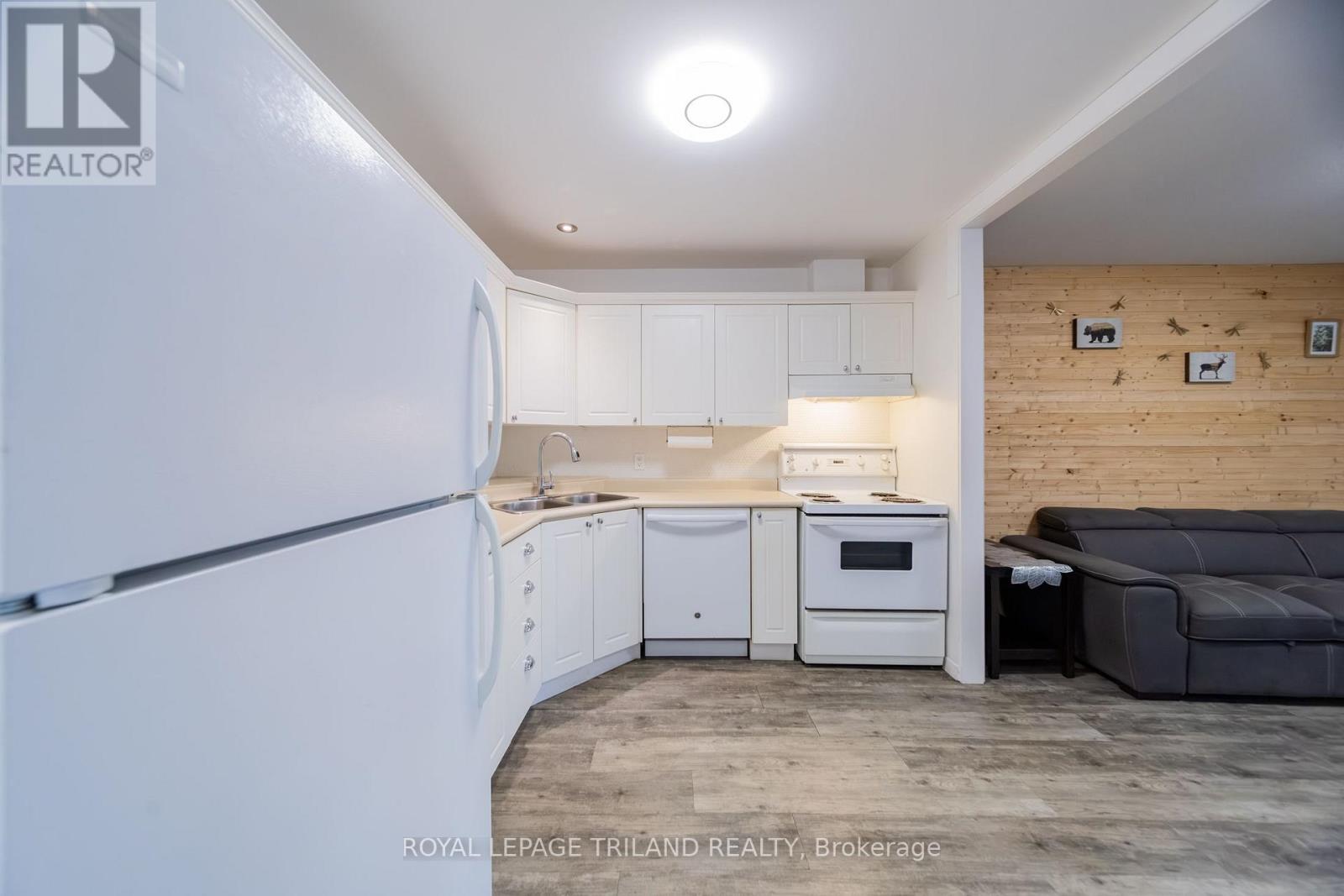 5 - 8 Oak Street, Lambton Shores, Ontario  N0M 1T0 - Photo 19 - X13756434
