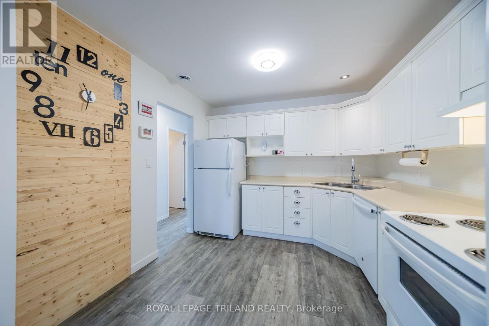 5 - 8 Oak Street, Lambton Shores, Ontario  N0M 1T0 - Photo 21 - X13756434