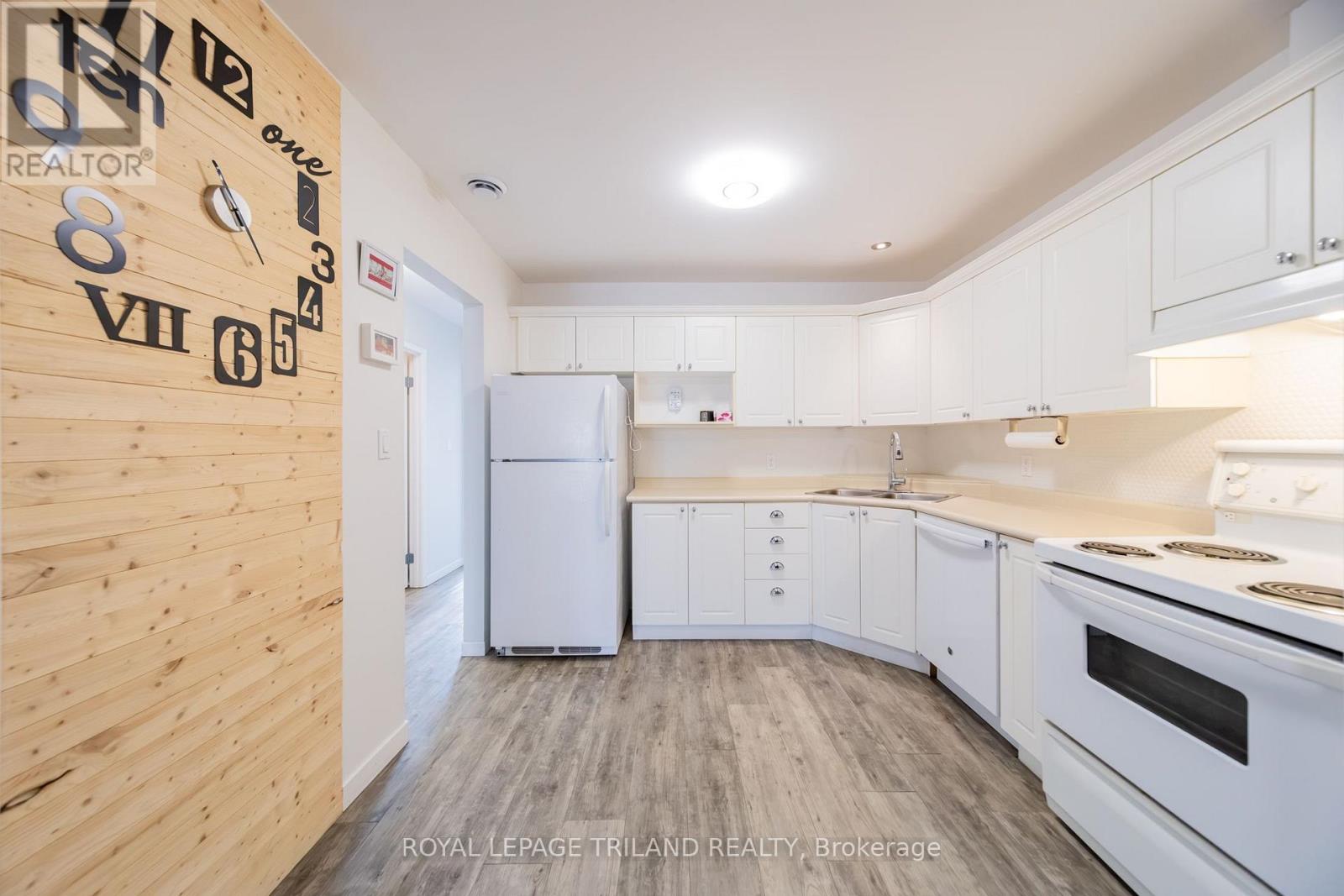 5 - 8 Oak Street, Lambton Shores, Ontario  N0M 1T0 - Photo 22 - X13756434