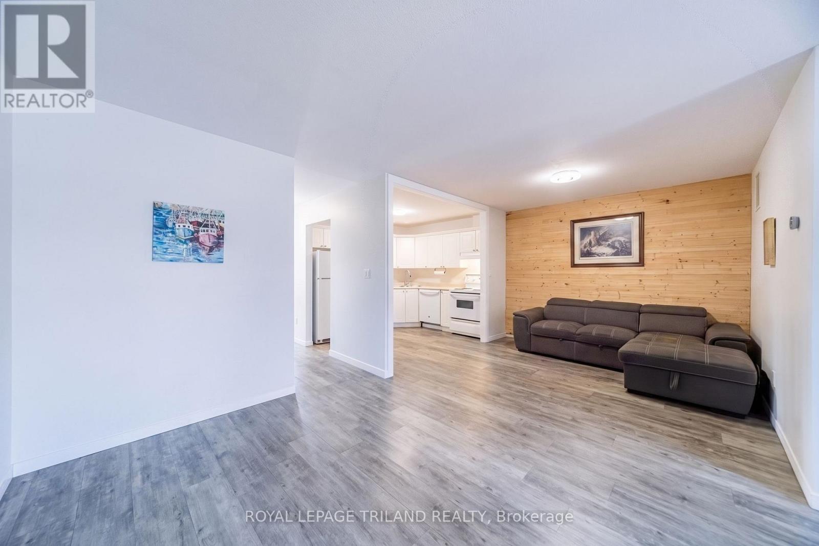5 - 8 Oak Street, Lambton Shores, Ontario  N0M 1T0 - Photo 23 - X13756434