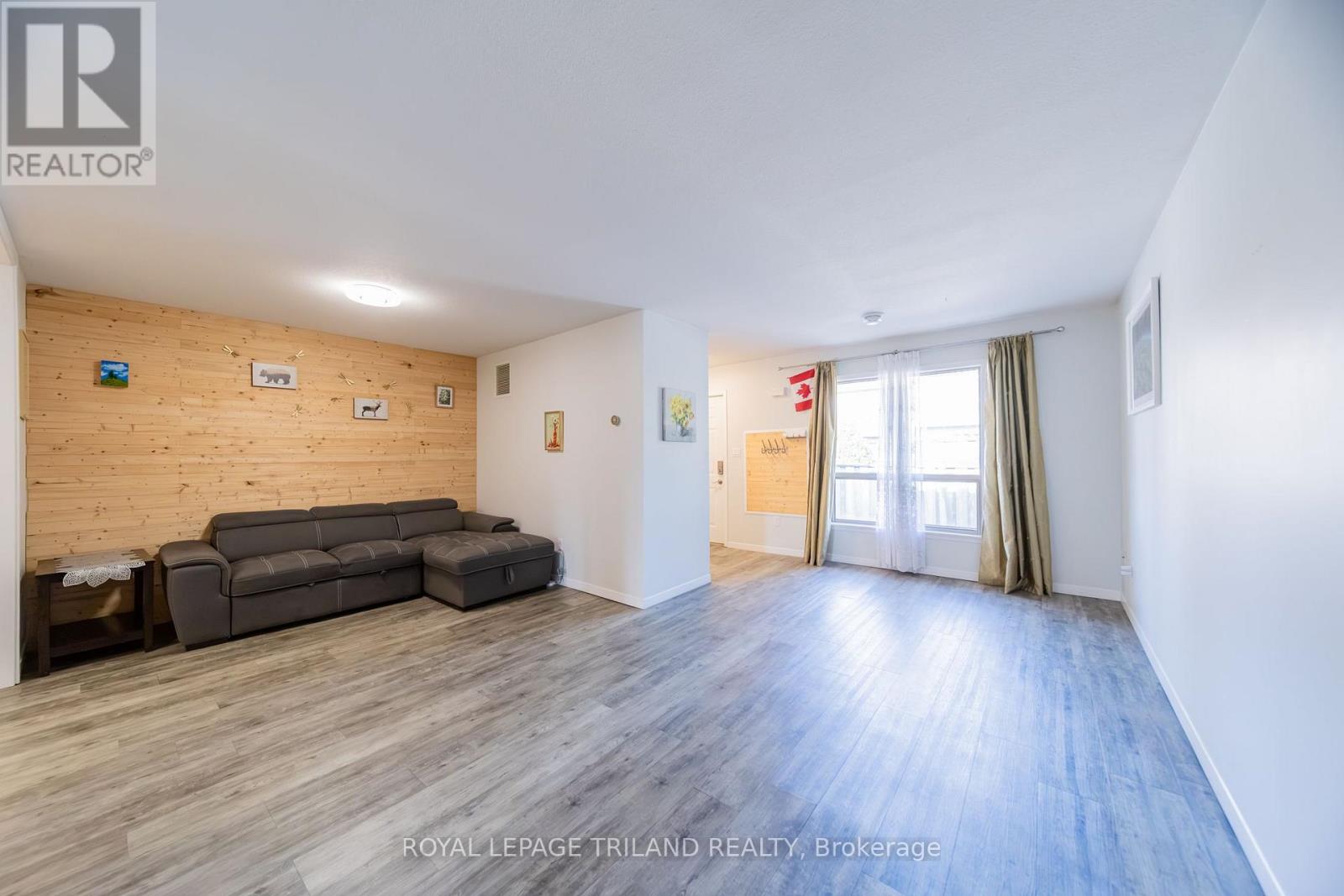 5 - 8 Oak Street, Lambton Shores, Ontario  N0M 1T0 - Photo 3 - X13756434