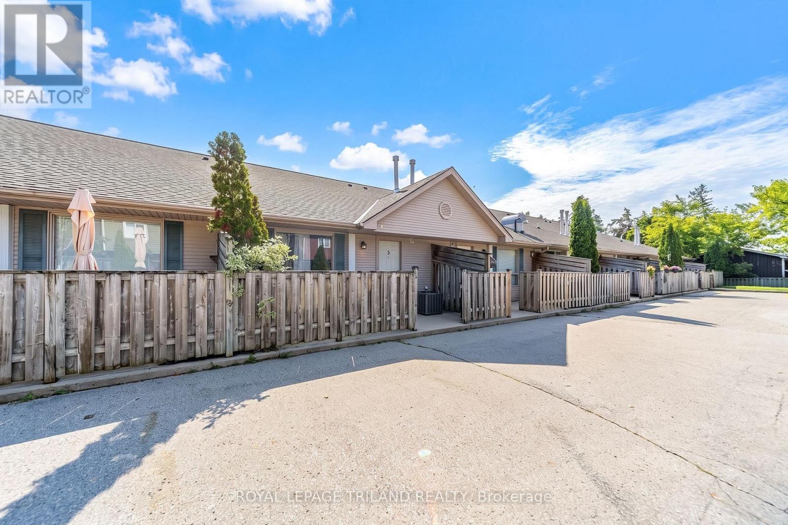 5 - 8 Oak Street, Lambton Shores, Ontario  N0M 1T0 - Photo 5 - X13756434