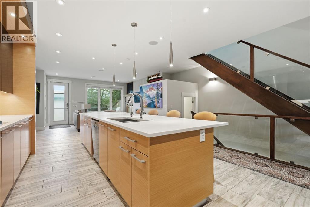 2418 24a Street SW, Calgary, Alberta  T3E 1W1 - Photo 16 - A2342776