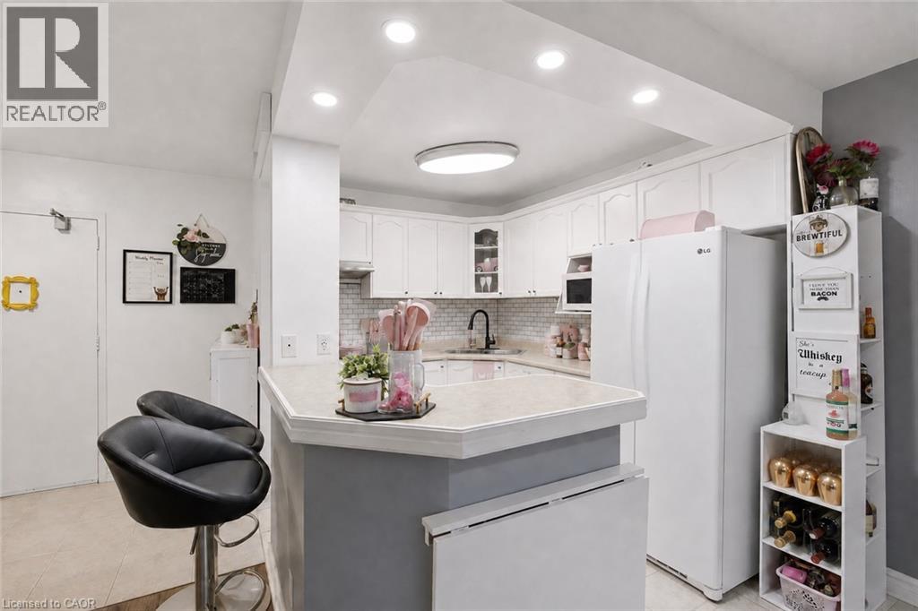 264 Oakdale Avenue Unit# 308, St. Catharines, Ontario  L2P 2K4 - Photo 6 - 40860903