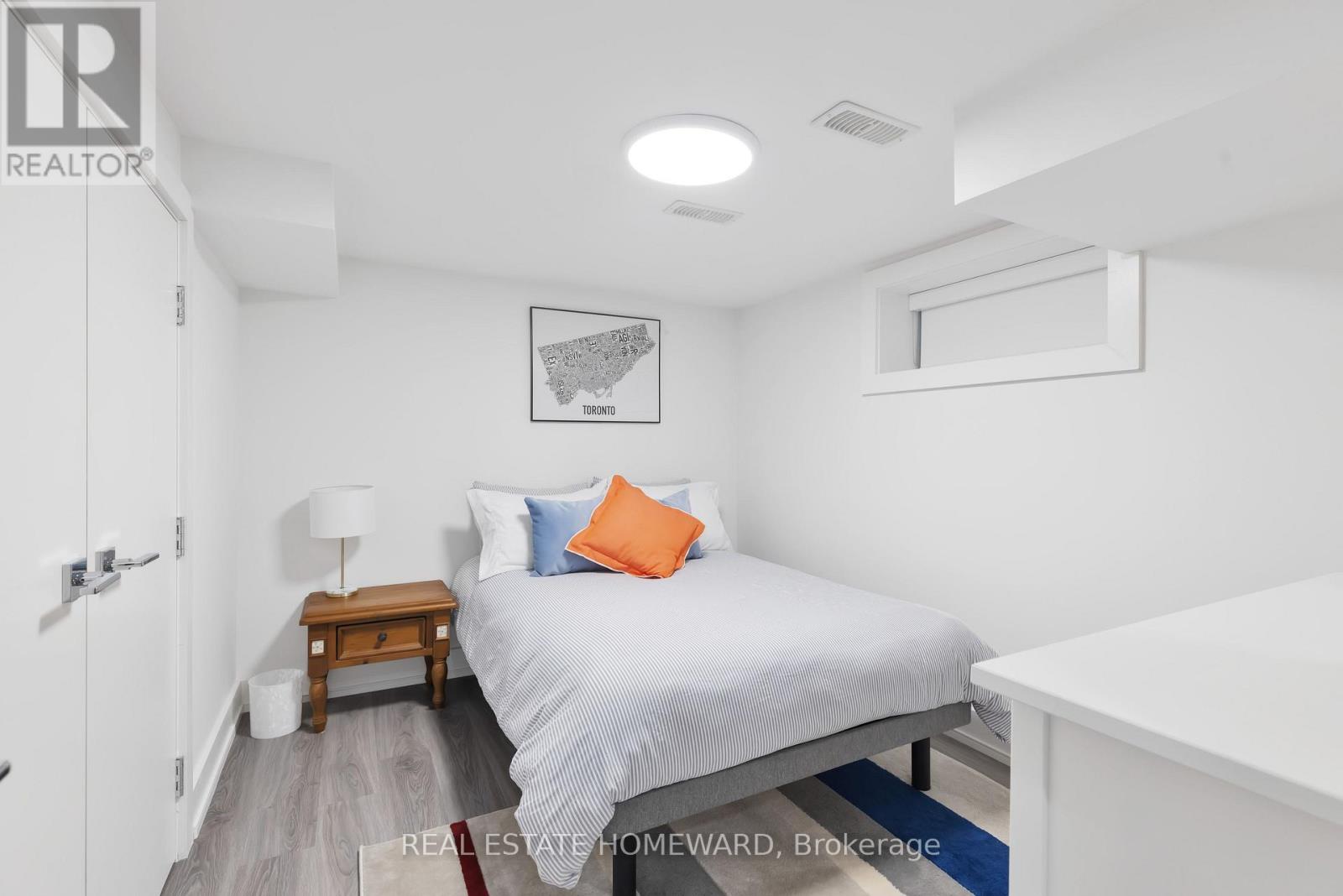 6 Halton Street, Toronto, Ontario  M6J 1R3 - Photo 17 - C13756338