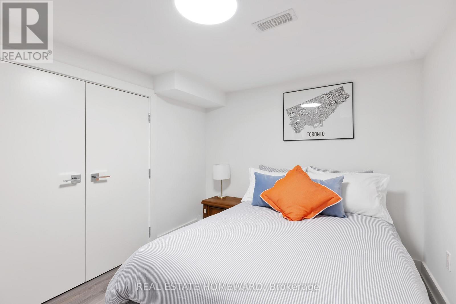 6 Halton Street, Toronto, Ontario  M6J 1R3 - Photo 18 - C13756338