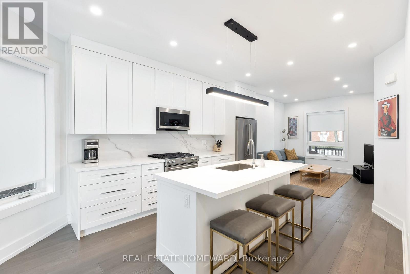 6 Halton Street, Toronto, Ontario  M6J 1R3 - Photo 6 - C13756338