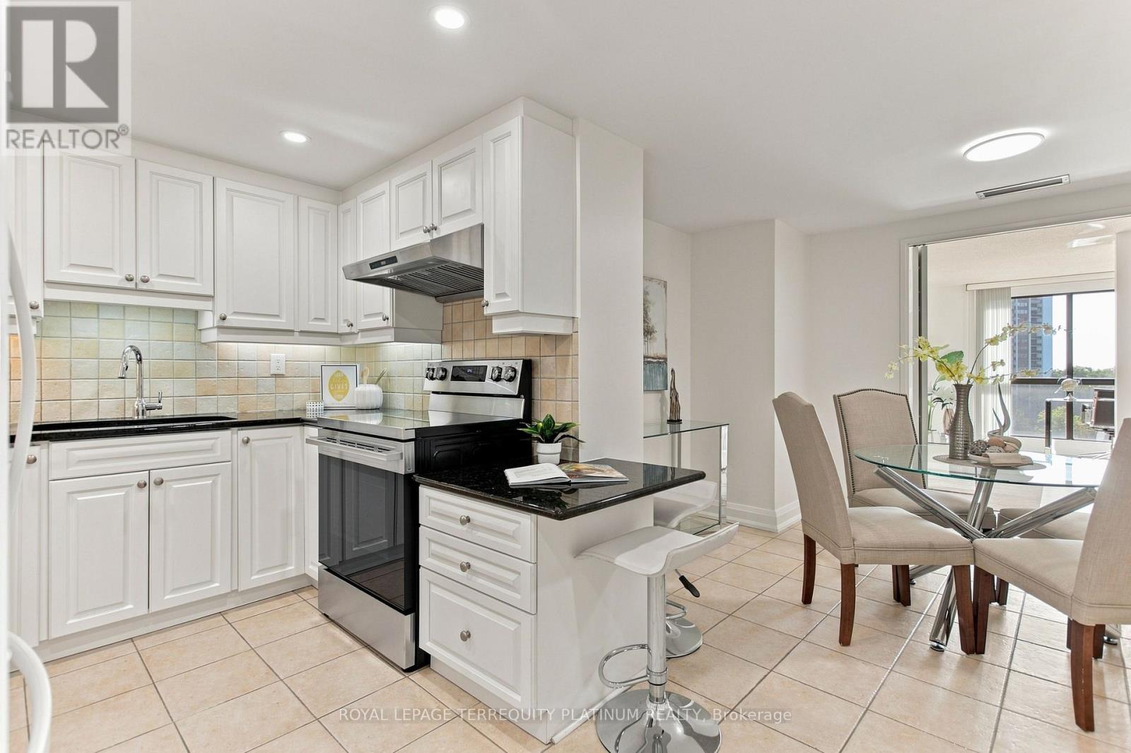 802 - 1 Concorde Place, Toronto, Ontario  M3C 3K6 - Photo 12 - C13756412
