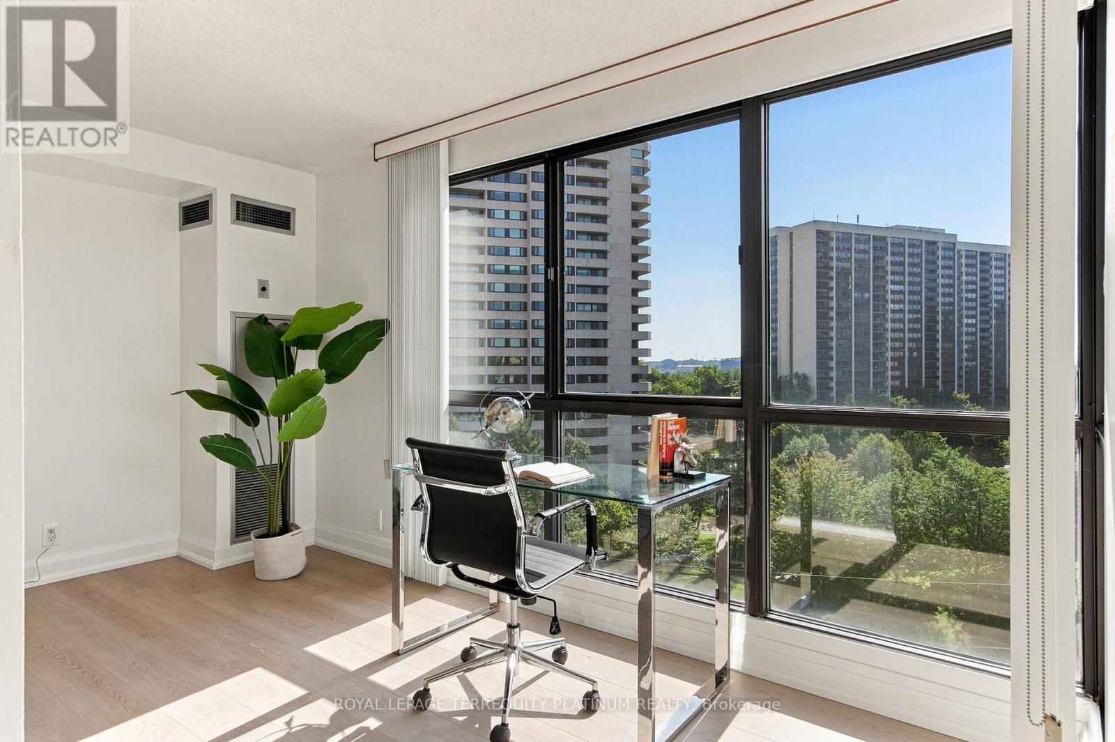 802 - 1 Concorde Place, Toronto, Ontario  M3C 3K6 - Photo 18 - C13756412