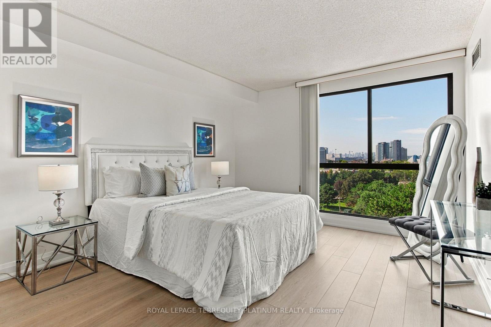 802 - 1 Concorde Place, Toronto, Ontario  M3C 3K6 - Photo 21 - C13756412