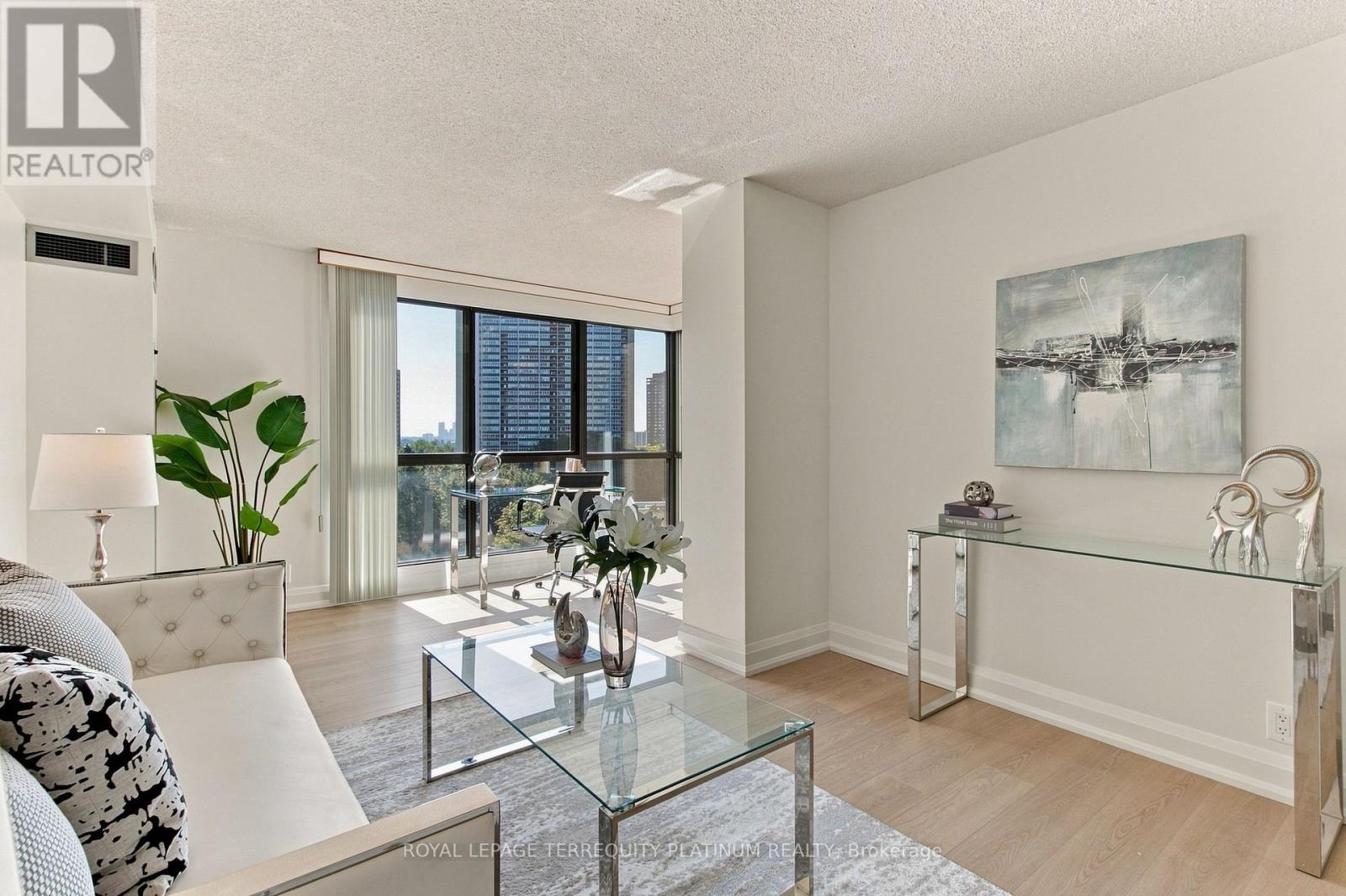 802 - 1 Concorde Place, Toronto, Ontario  M3C 3K6 - Photo 9 - C13756412