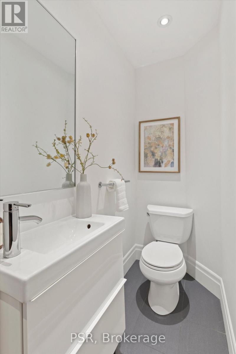 16 Mackenzie Crescent, Toronto, Ontario  M6J 1T1 - Photo 19 - C13756444
