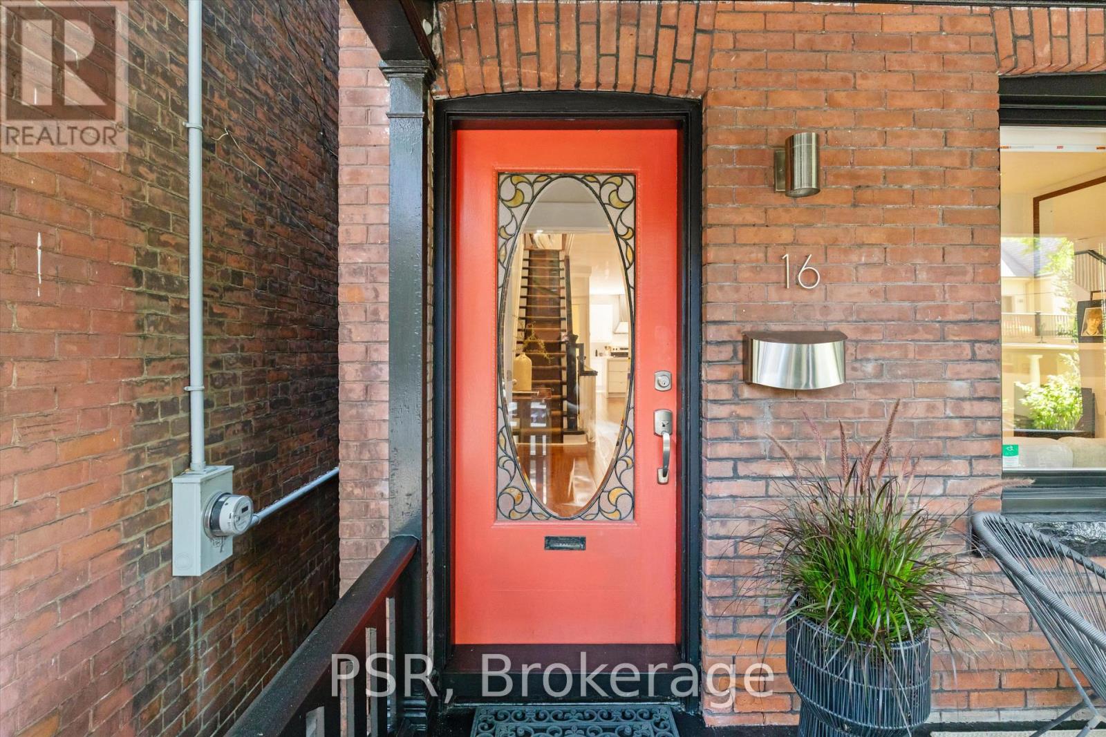 16 Mackenzie Crescent, Toronto, Ontario  M6J 1T1 - Photo 3 - C13756444