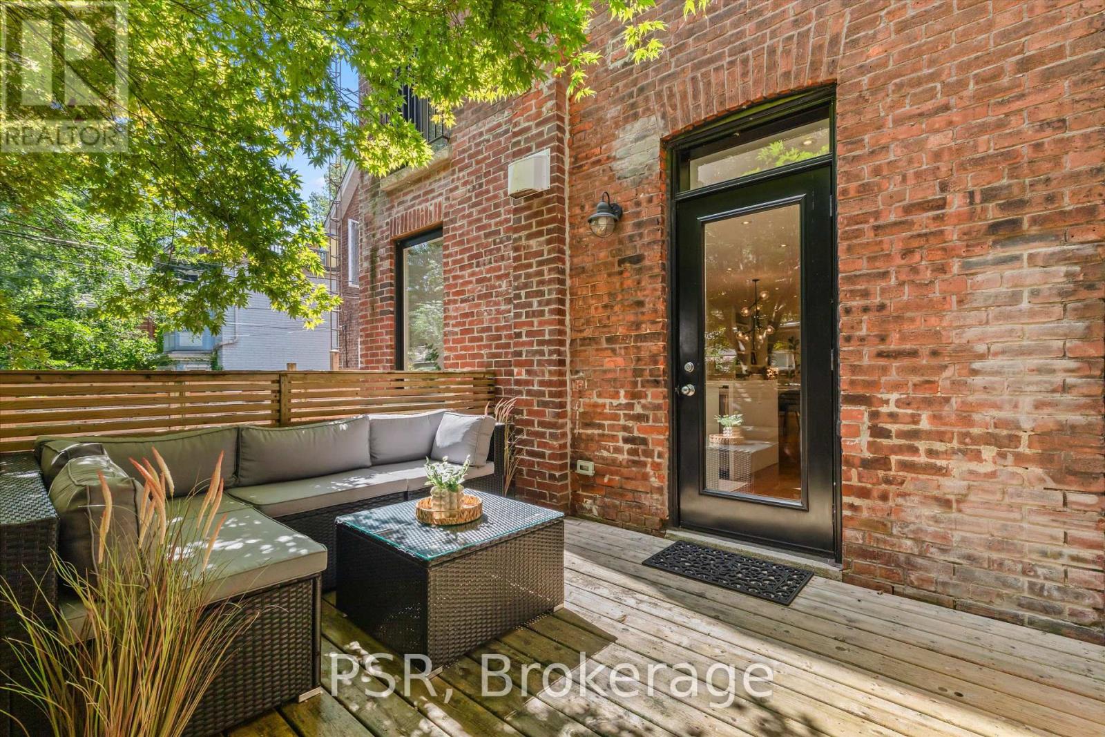 16 Mackenzie Crescent, Toronto, Ontario  M6J 1T1 - Photo 38 - C13756444