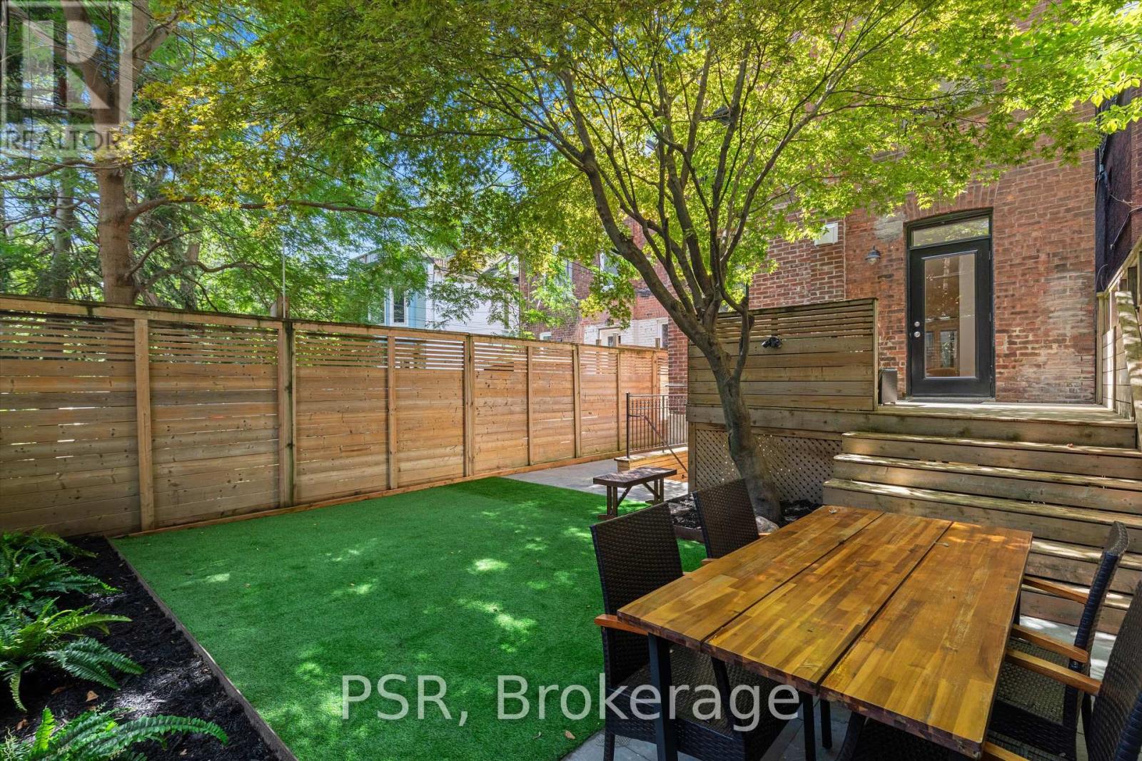 16 Mackenzie Crescent, Toronto, Ontario  M6J 1T1 - Photo 41 - C13756444