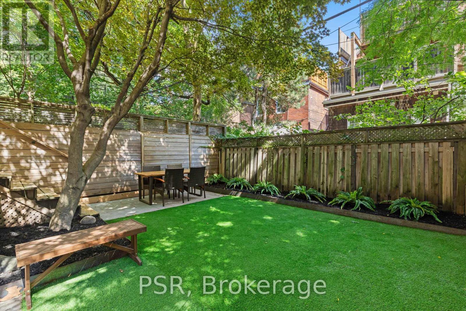 16 Mackenzie Crescent, Toronto, Ontario  M6J 1T1 - Photo 42 - C13756444