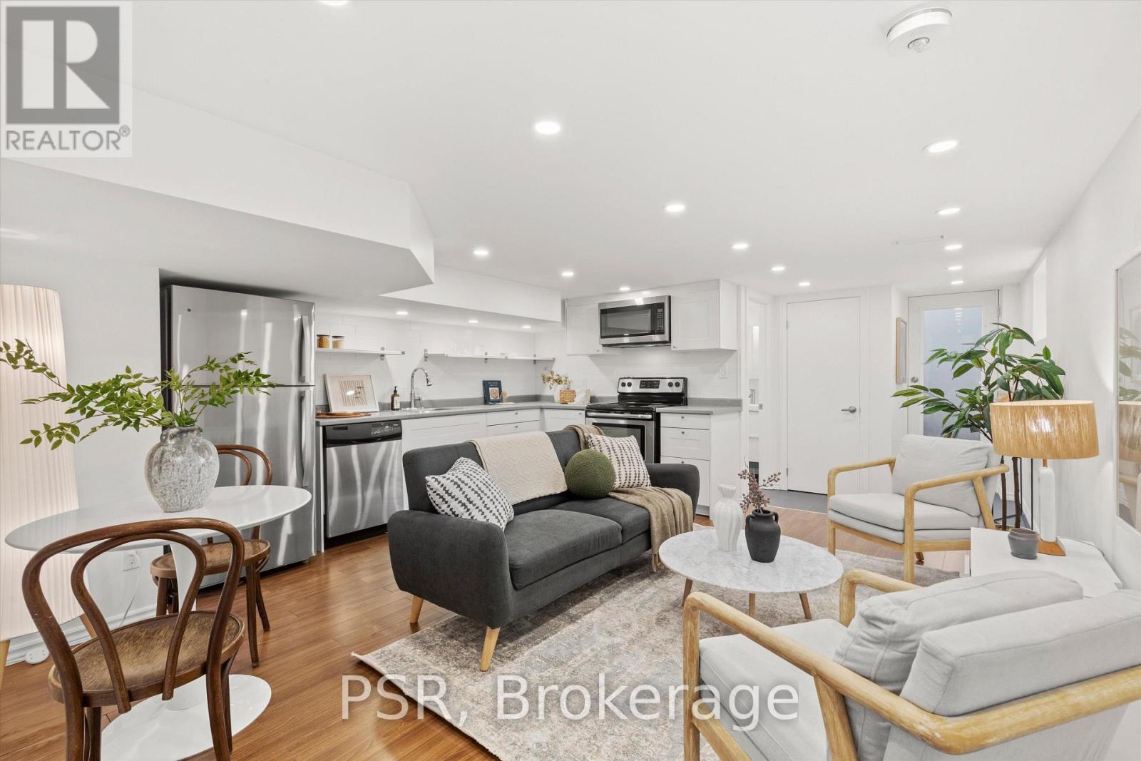 16 Mackenzie Crescent, Toronto, Ontario  M6J 1T1 - Photo 44 - C13756444