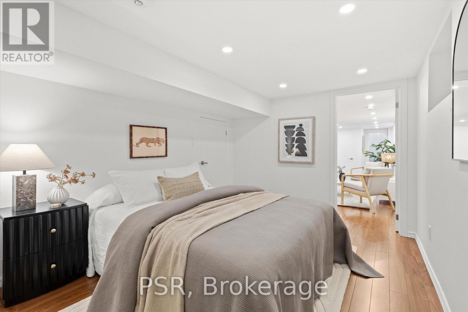 16 Mackenzie Crescent, Toronto, Ontario  M6J 1T1 - Photo 48 - C13756444