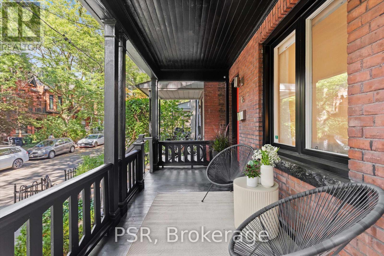 16 Mackenzie Crescent, Toronto, Ontario  M6J 1T1 - Photo 5 - C13756444