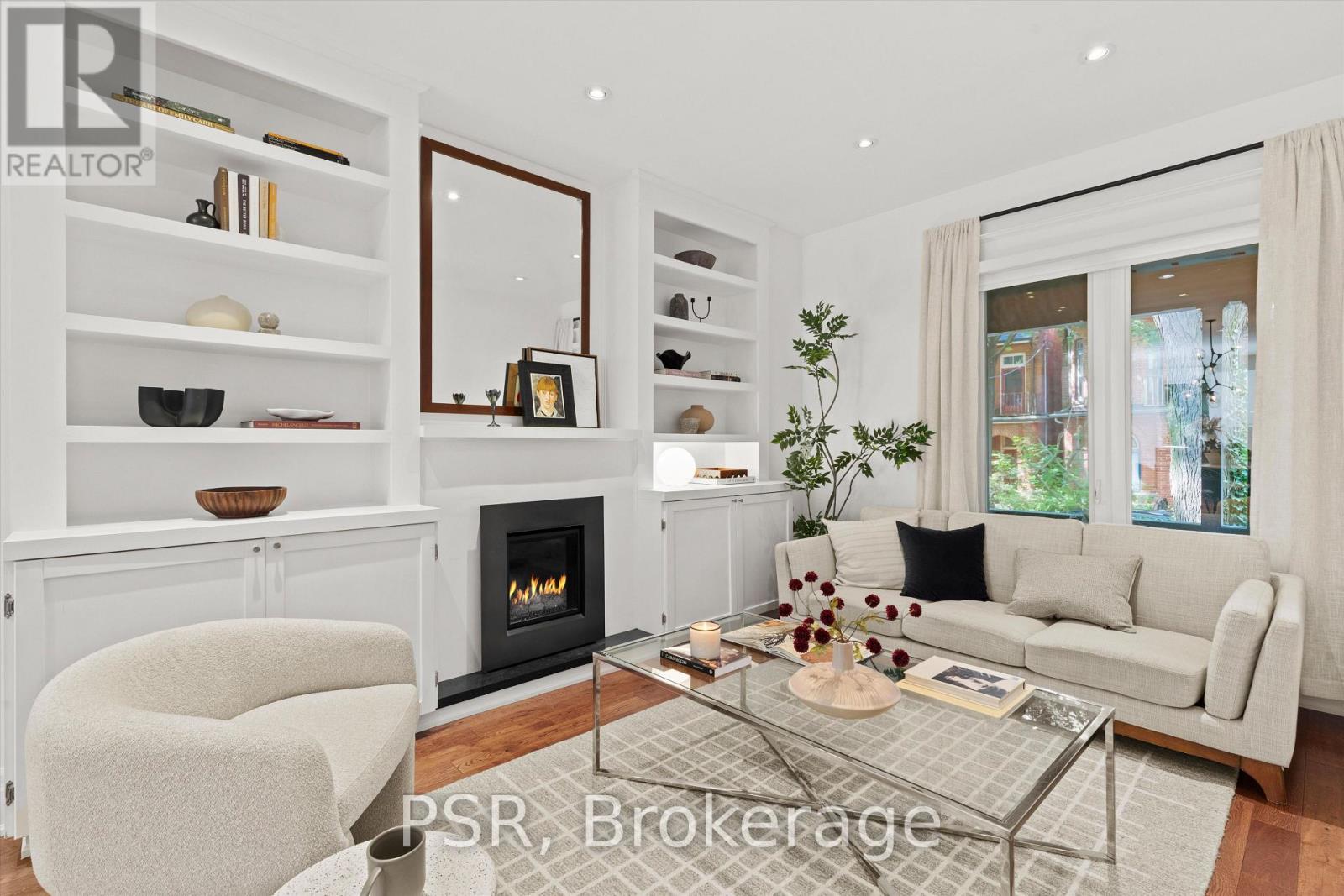 16 Mackenzie Crescent, Toronto, Ontario  M6J 1T1 - Photo 9 - C13756444
