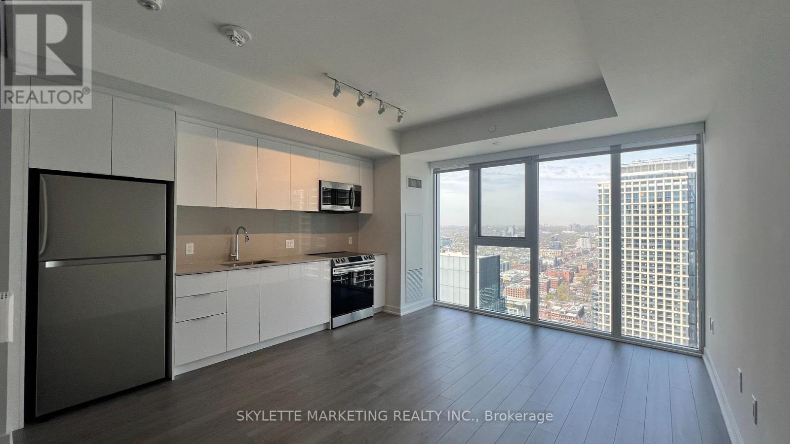 3801 - 357 King Street W, Toronto, Ontario  M5V 0S7 - Photo 2 - C13756480